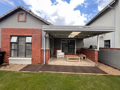 2 Bedroom Townhouse To Rent in Alberton - PN8w.webp