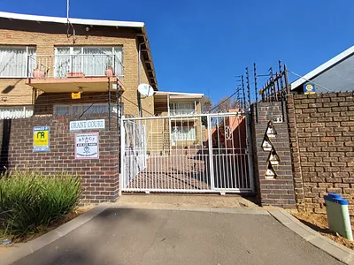 2 Bedroom Apartment To Rent in Johannesburg - 0nk9.webp