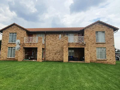 2 Bedroom Townhouse To Rent in Bedfordview - img