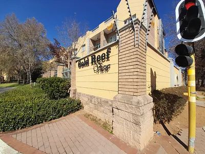 2 Bedroom Townhouse To Rent in Johannesburg - img