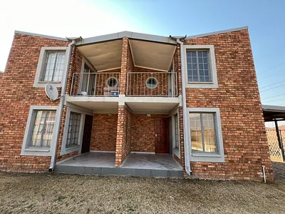 2 Bedroom Townhouse To Rent in Boksburg - 1AKC.webp