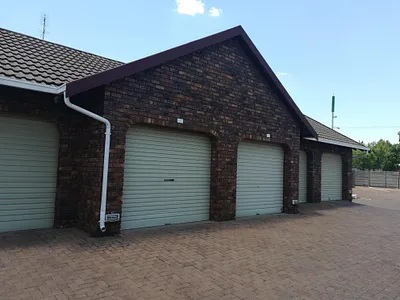 2 Bedroom Townhouse To Rent in Johannesburg - img
