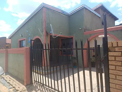 3 Bedroom House For Sale in Sebokeng - SksJ.webp