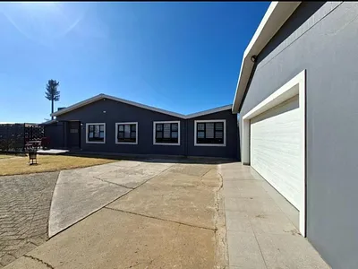 3 Bedroom House For Sale in Meyerton - yNV9.webp