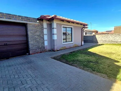 3 Bedroom House For Sale in Vanderbijlpark - wDGt.webp