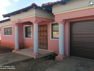3 Bedroom House For Sale in Vanderbijlpark CE 7, Vanderbijlpark CE - 8kRh.webp