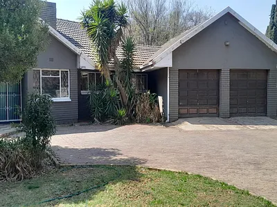 3 Bedroom House For Sale in Vereeniging - AjXG.webp