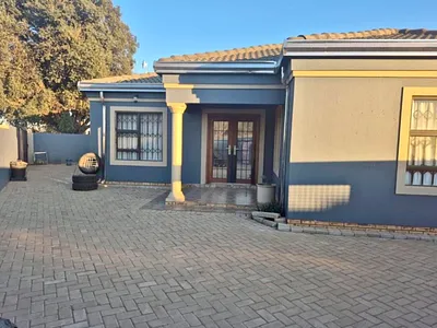 3 Bedroom House For Sale in Sebokeng - 2Cir.webp