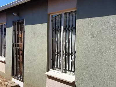 2 Bedroom House For Sale in Evaton - WrNR.webp