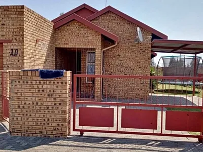 3 Bedroom Townhouse For Sale in Meyerton - zmlx.webp