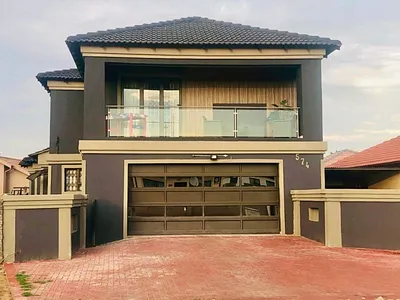 4 Bedroom House For Sale in Vanderbijlpark - 1jmf.webp