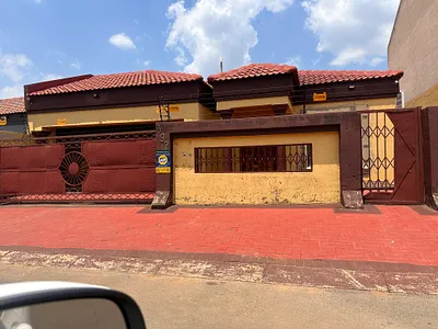 3 Bedroom House For Sale in Vanderbijlpark CE 7, Vanderbijlpark CE - rFmK.webp