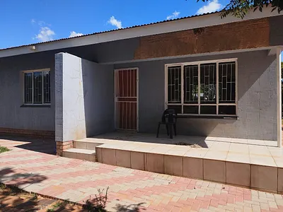 6 Bedroom House For Sale in Sasolburg - BMT5.webp