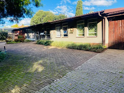 3 Bedroom House For Sale in Sasolburg - 5Yry.webp