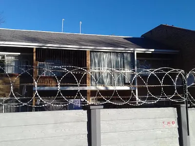 1 Bedroom Apartment For Sale in Vanderbijlpark - I1Ag.webp
