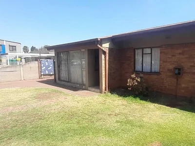 8 Bedroom House For Sale in Vanderbijlpark - cZFL.webp