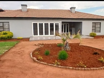 3 Bedroom House For Sale in Meyerton - bxyj.webp