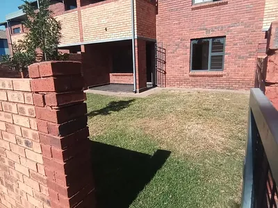 2 Bedroom Townhouse For Sale in Pretoria - pVF1.webp