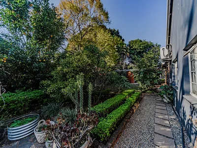 4 Bedroom House For Sale in Pretoria - 7fQI.webp