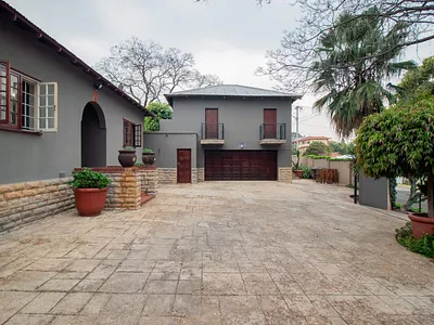 Commercial Property For Sale in Pretoria - qLlM.webp
