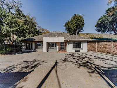 8 Bedroom House For Sale in Pretoria - EPlF.webp
