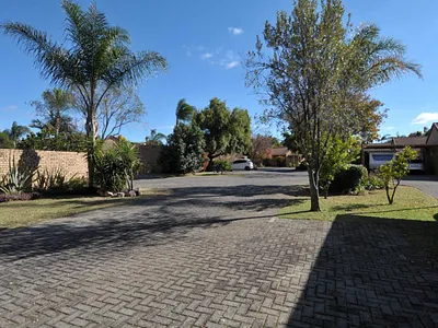 2 Bedroom Apartment For Sale in Pretoria - img