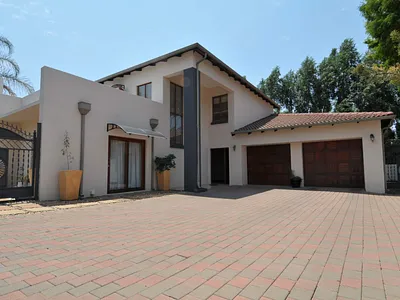 4 Bedroom House For Sale in Willow Acres - gMbl.webp