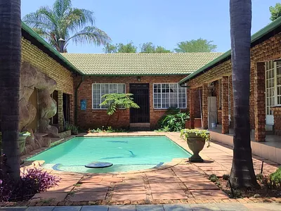 9 Bedroom House For Sale in Pretoria - img