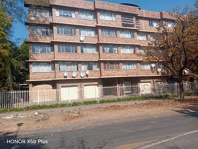 2 Bedroom Apartment For Sale in Pretoria - ilQH.webp
