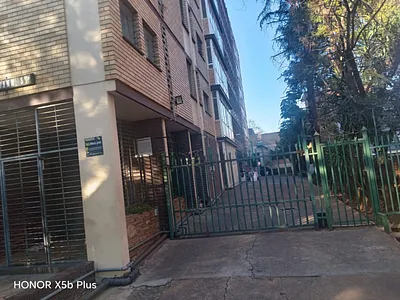 4 Bedroom Apartment To Rent in Pretoria - ECDz.webp