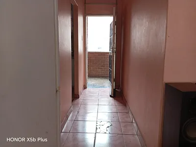 1 Bedroom Apartment To Rent in Pretoria - 5ogW.webp