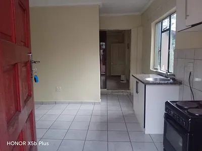 1 Bedroom Apartment To Rent in Pretoria - IlHh.webp