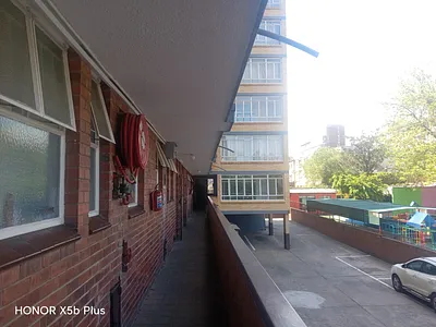 1.5 Bedroom Apartment For Sale in Pretoria - APQK.webp