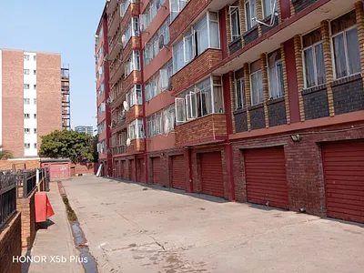 1.5 Bedroom Apartment For Sale in Pretoria - img