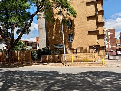 2 Bedroom Apartment For Sale in Pretoria - NvCg.webp