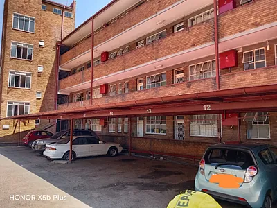 2.5 Bedroom Apartment For Sale in Pretoria - 84HY.webp