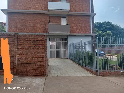 3 Bedroom Apartment For Sale in Pretoria - img