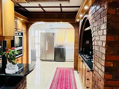6 Bedroom House For Sale in Chatsworth - Giow.webp