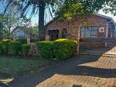 4 Bedroom House For Sale in Pietermaritzburg - sb4E.webp