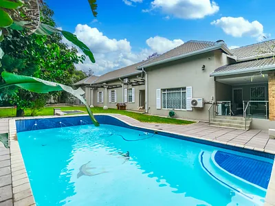 4 Bedroom House For Sale in Sandton - yOkT.webp