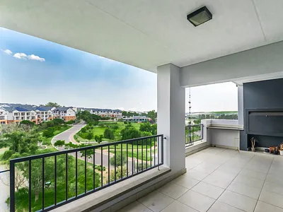 2 Bedroom Apartment For Sale in Sandton - img