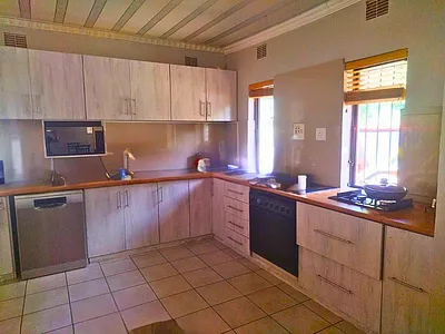 3 Bedroom House For Sale in Richmond - bRre.webp