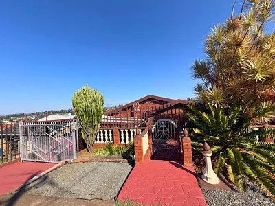3 Bedroom House For Sale in Pietermaritzburg - 5fgM.webp
