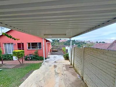 3 Bedroom House For Sale in Pietermaritzburg - rQ34.webp