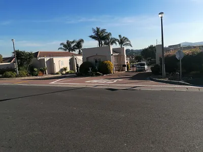 1 Bedroom Townhouse For Sale in Durbanville - rYqr.webp