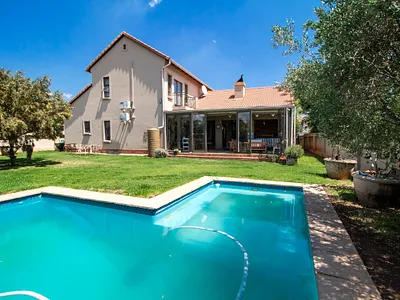 4 Bedroom House For Sale in Pretoria - img