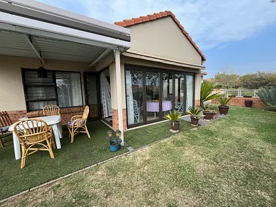 3 Bedroom Townhouse For Sale in Pretoria - img