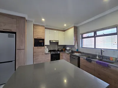 2 Bedroom Apartment For Sale in Pretoria - img