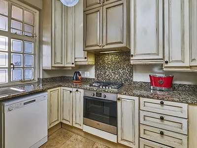 1 Bedroom Apartment For Sale in Johannesburg - img