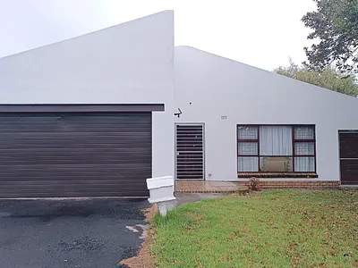 3 Bedroom House For Sale in Parow - img